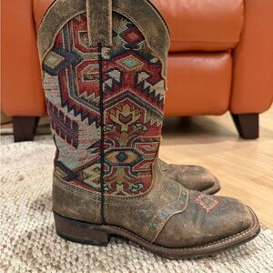 Laredo Western Boots with Patterned Design- Size 7.5